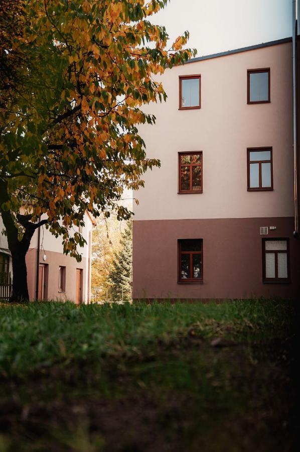 Apartmany Centrum Нови-Бор Экстерьер фото