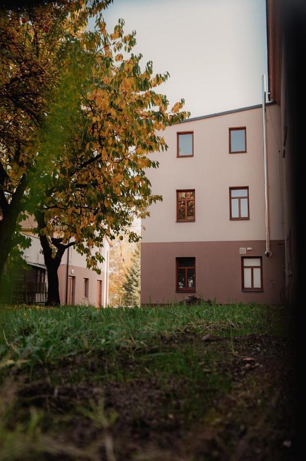 Apartmany Centrum Нови-Бор Экстерьер фото